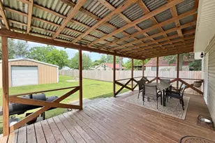 3850 Hays Ave, Groves, TX 77619 - Photo 18