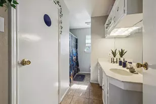 3718 Sealy St, Galveston, TX 77550 - Photo 16