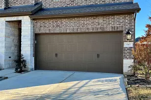 547 Kingston Ln, Shenandoah, TX 77384 - Photo 2