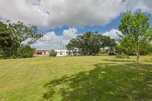 521 2nd Ave N, Texas City, TX 77590 - Photo 12