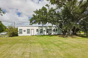 521 2nd Ave N, Texas City, TX 77590 - Photo 14