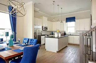 5817 E Post Oak Ln, Houston, TX 77055 - Photo 12