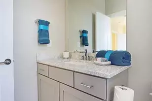 5817 E Post Oak Ln, Houston, TX 77055 - Photo 18