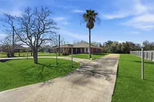 3901 22nd St N, Texas City, TX 77590 - Photo 32