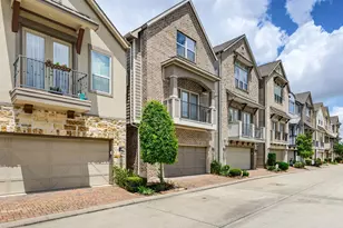 8418 Oak Leaf Point Dr, Houston, TX 77055 - Photo 2