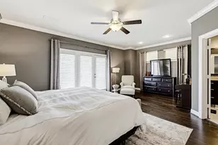 8418 Oak Leaf Point Dr, Houston, TX 77055 - Photo 8