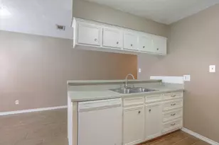 1013 Mccall Ave, Conroe, TX 77301 - Photo 6