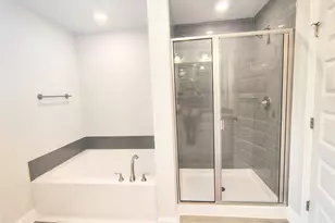 18 Gemstone Ct, Angleton, TX 77515 - Photo 12