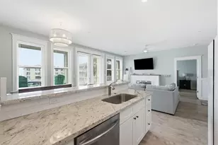 4111 Pointe W Dr, Galveston, TX 77554 - Photo 16