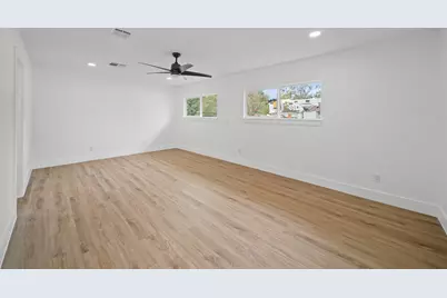 5447 Kingfisher Drive, Houston, TX 77096 - Photo 10