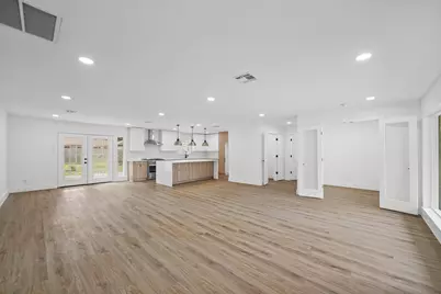 5447 Kingfisher Drive, Houston, TX 77096 - Photo 4