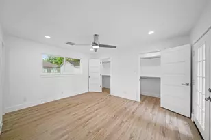 5447 Kingfisher Dr, Houston, TX 77096 - Photo 14