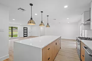 5447 Kingfisher Dr, Houston, TX 77096 - Photo 8