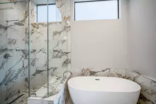 405 Detering St, Houston, TX 77007 - Photo 32