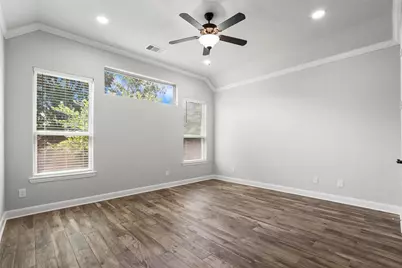 38 Estherwood Place, Magnolia, TX 77354 - Photo 2