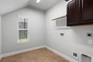 38 Estherwood Pl, Magnolia, TX 77354 - Photo 10
