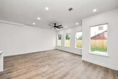 8206 Colonial Lane, Houston, TX 77051 - Photo 18