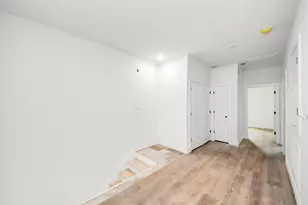 8206 Colonial Ln, Houston, TX 77051 - Photo 16