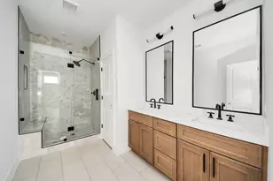 8206 Colonial Ln, Houston, TX 77051 - Photo 10