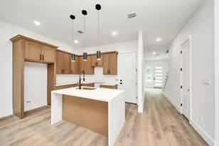 8206 Colonial Ln, Houston, TX 77051 - Photo 6