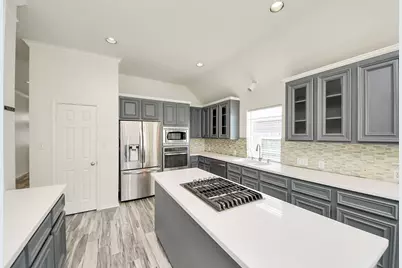 5527 Moss Meadow Court, Sugar Land, TX 77479 - Photo 8