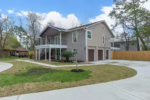 4509 Country Club Dr, Dickinson, TX 77539 - Photo 4
