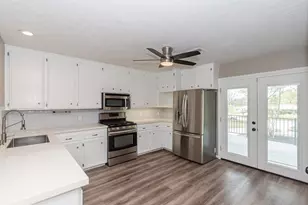 4509 Country Club Dr, Dickinson, TX 77539 - Photo 10