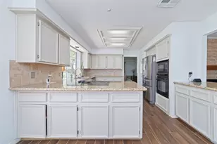 3914 Felicia Dr, Sugar Land, TX 77479 - Photo 10