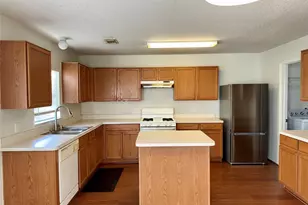 14954 Sugar Peak Dr, Sugar Land, TX 77498 - Photo 4