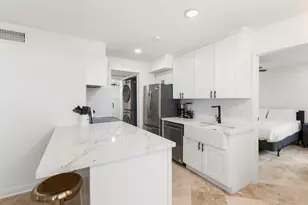 2750 Holly Hall St, Houston, TX 77054 - Photo 6