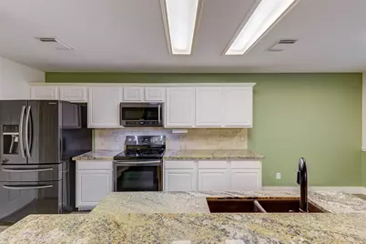 14 Newberry Trail Court, The Woodlands, TX 77382 - Photo 8