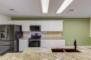 14 Newberry Trail Ct, The Woodlands, TX 77382 - Photo 8