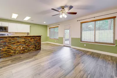 14 Newberry Trail Court, The Woodlands, TX 77382 - Photo 10