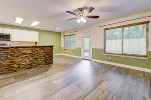 14 Newberry Trail Ct, The Woodlands, TX 77382 - Photo 10