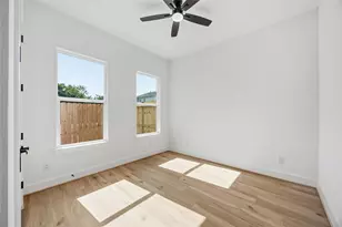 9106 Coffee St, Houston, TX 77033 - Photo 14