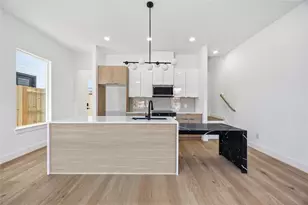 9106 Coffee St, Houston, TX 77033 - Photo 8