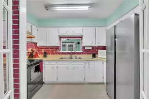 12402 Gotham Dr, Houston, TX 77089 - Photo 10