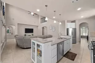 127 Round Lake Dr, Rosenberg, TX 77469 - Photo 4