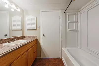 3100 Walnut Bend Lane #422, Houston, TX 77042 - Photo 8