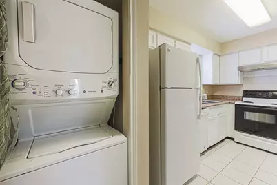 3100 Walnut Bend Lane #422, Houston, TX 77042 - Photo 2