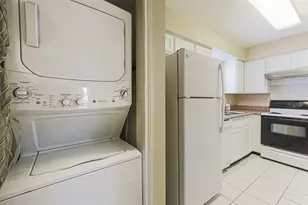 3100 Walnut Bend Ln, Houston, TX 77042 - Photo 2