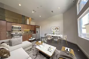 3311 Yupon St, Houston, TX 77006 - Photo 2