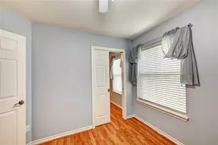 1960 Greentree Dr, Huntsville, TX 77340 - Photo 32