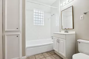 3618 Garrott St, Houston, TX 77006 - Photo 10