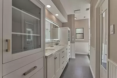 9 Southfork Pines Court, The Woodlands, TX 77381 - Photo 12