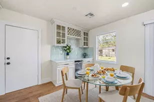 10042 Lazy Oaks St, Houston, TX 77080 - Photo 14