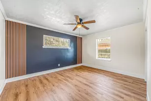 10042 Lazy Oaks St, Houston, TX 77080 - Photo 22