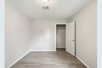 5851 Southtown Street, Houston, TX 77033 - Photo 14