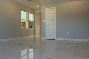 9319 Noel St, Houston, TX 77033 - Photo 16