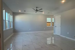 9319 Noel St, Houston, TX 77033 - Photo 4